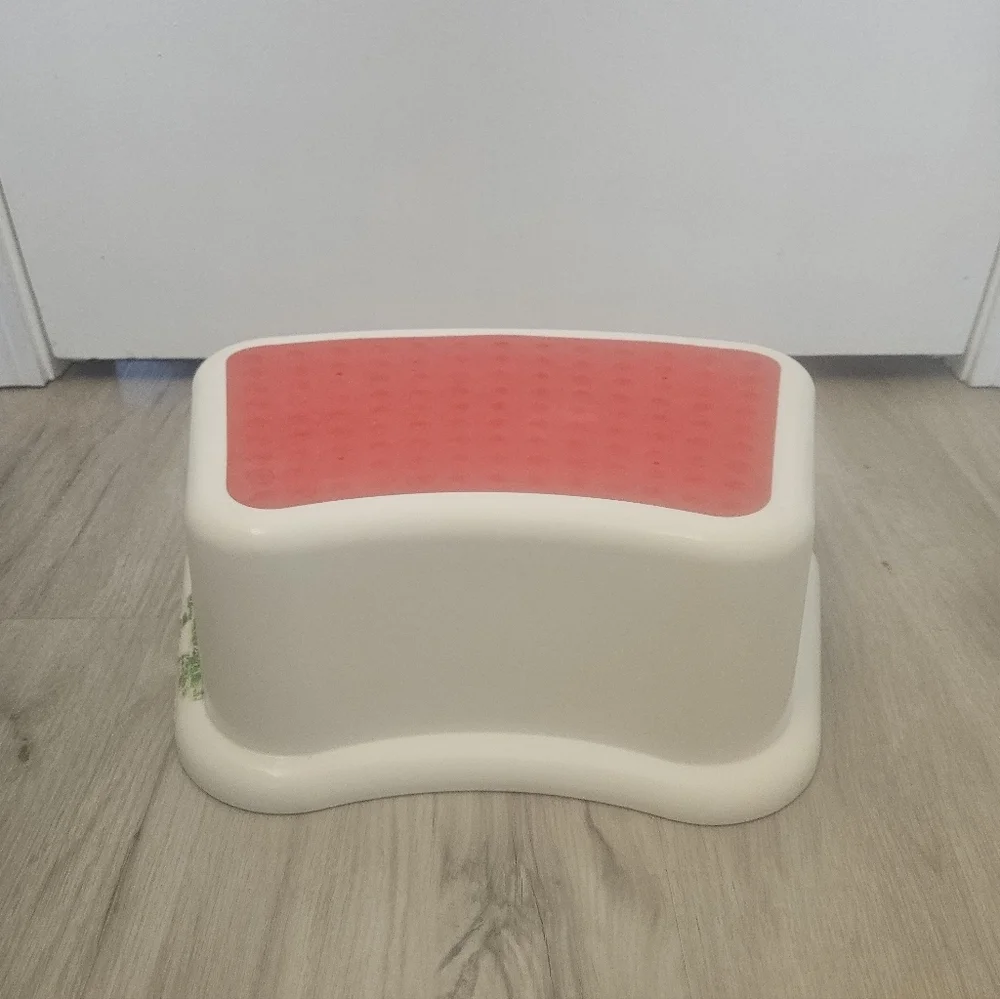Sesame Street Elmo Kids Step Stool - Red and Cream